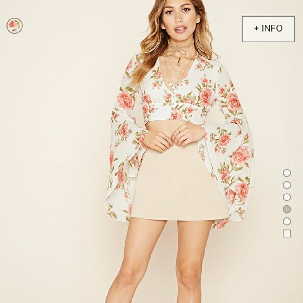 Floral Print Bell Sleeve Crop Top